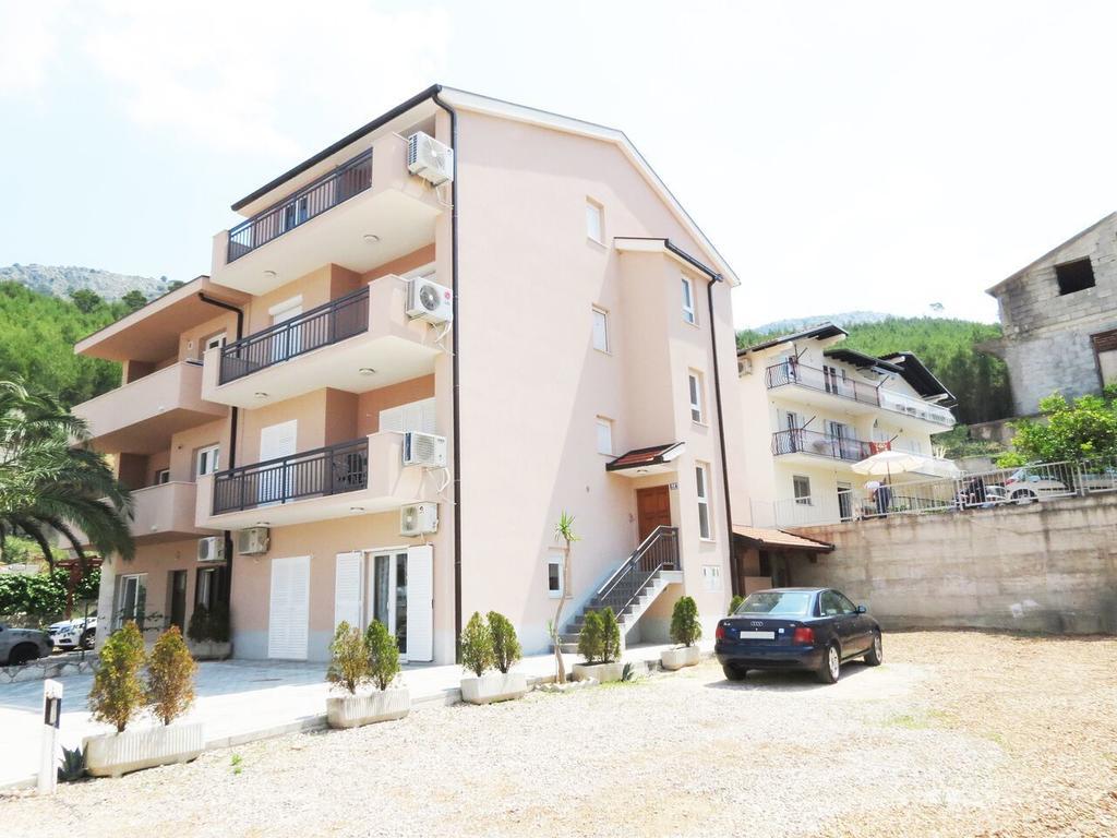 Apartments Ljubicic Подстрана Экстерьер фото