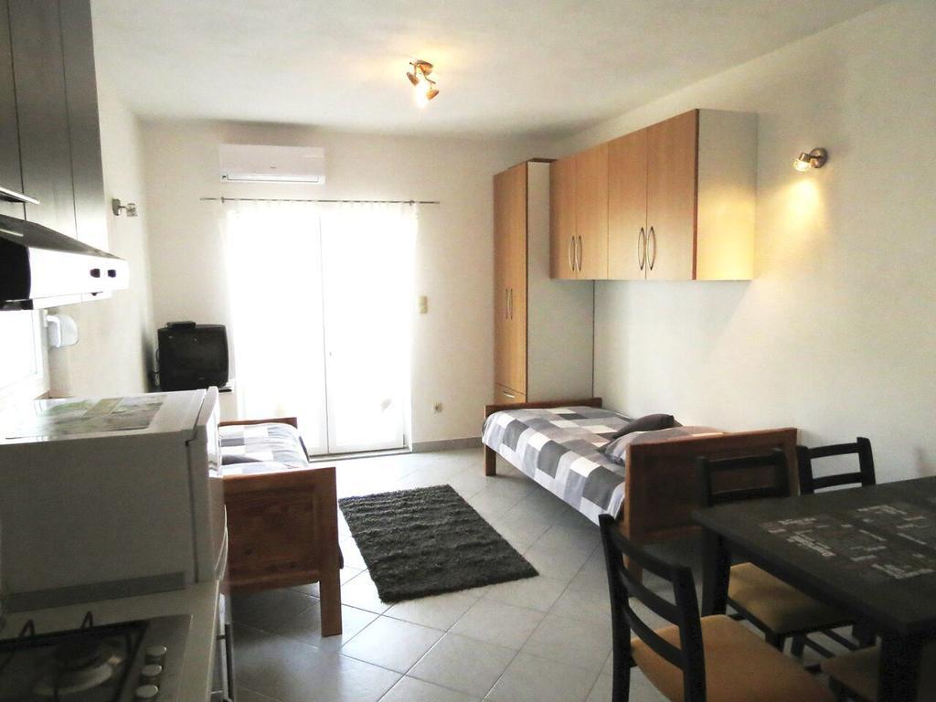 Apartments Ljubicic Подстрана Номер фото