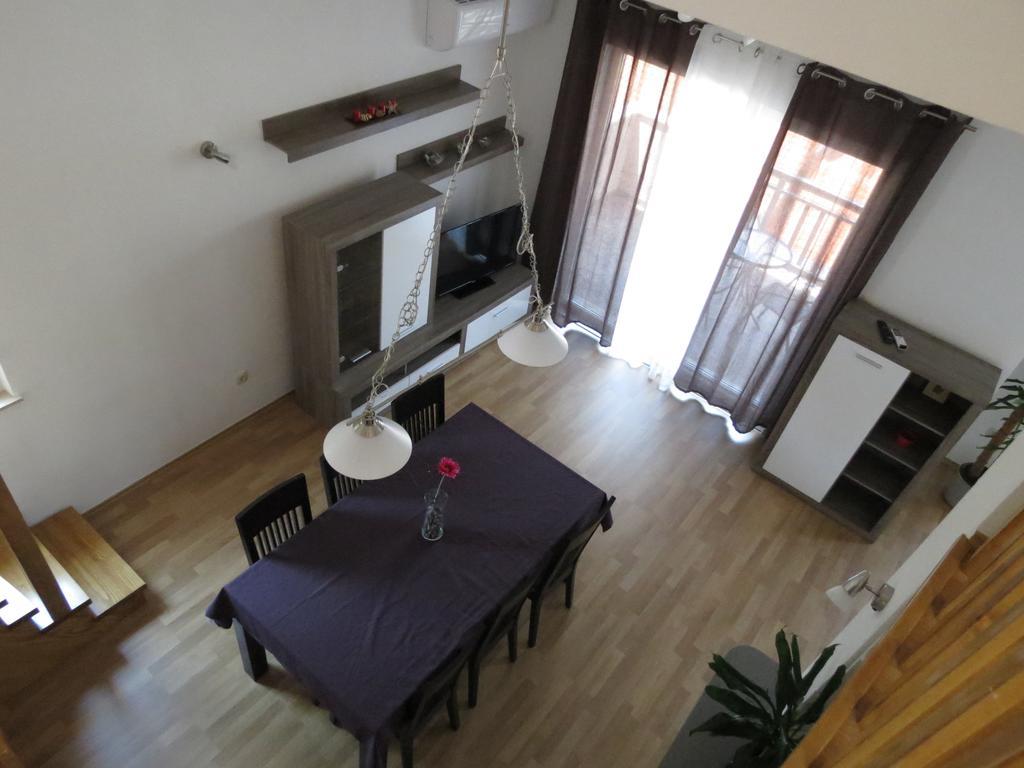 Apartments Ljubicic Подстрана Номер фото
