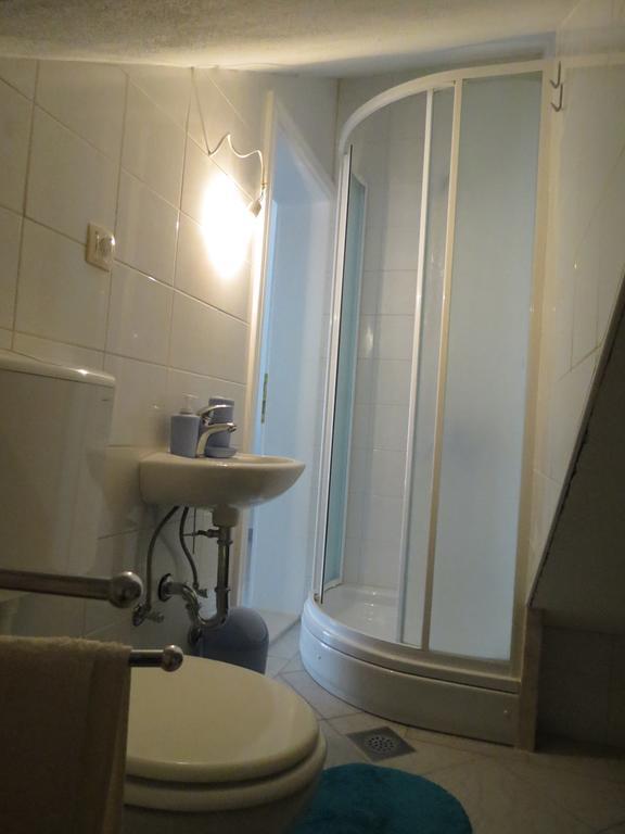 Apartments Ljubicic Подстрана Номер фото