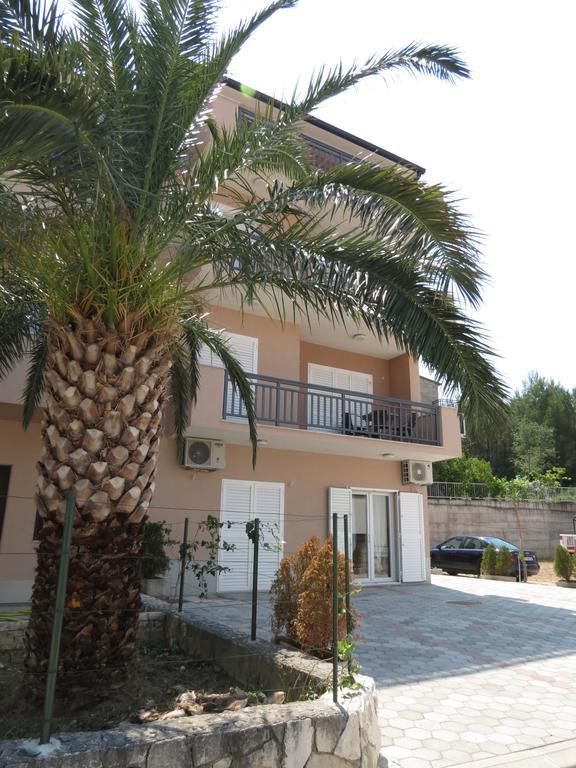 Apartments Ljubicic Подстрана Экстерьер фото