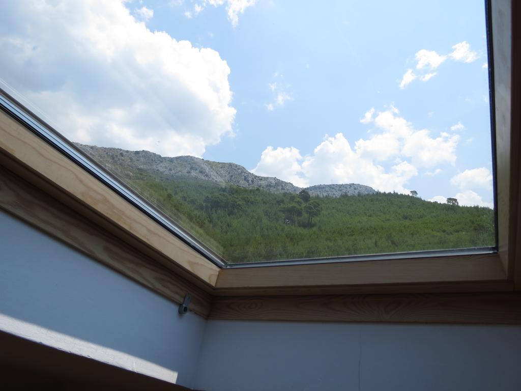 Apartments Ljubicic Подстрана Номер фото