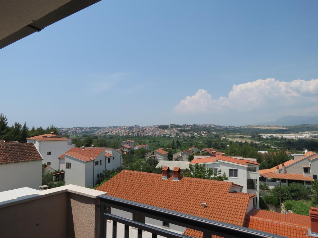 Apartments Ljubicic Подстрана Номер фото